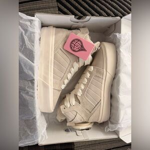 Straye SKTP.01 Cream High Top Sneakers — Size 9.5 Men / 11.5 Women — Brand New